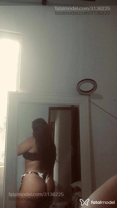Acompanhante mulher com cabelo castanho de olhos castanhos - Beatriz