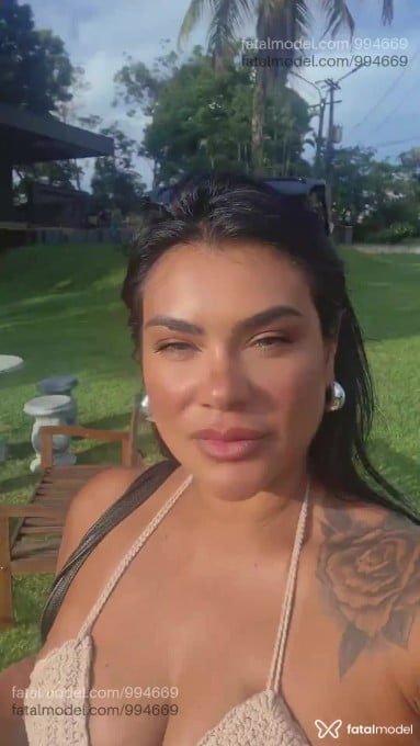 Acompanhante mulher com cabelo castanho de olhos azuis em Juína Acompanhante mulher com cabelo castanho de olhos azuis em Juína - Patrícia Bitencour