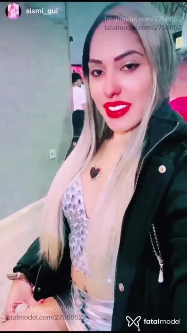 Acompanhante mulher loira (o) de olhos castanhos - Babi Mel