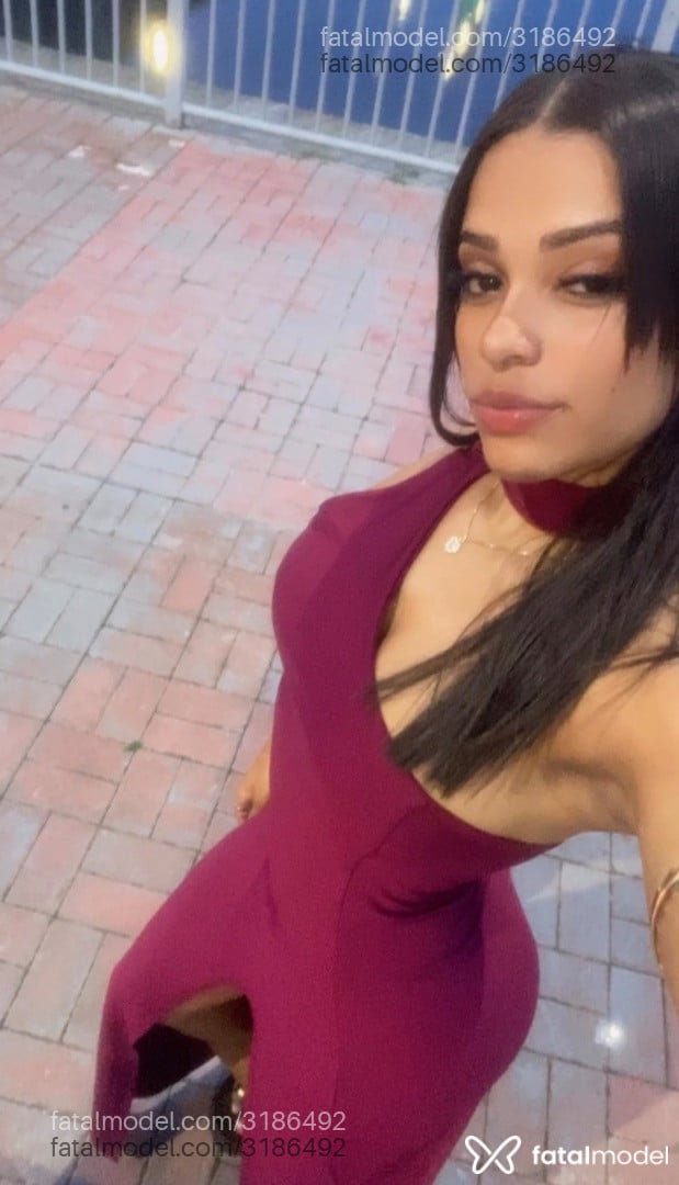Acompanhante mulher com cabelo castanho de olhos castanhos em Boa Vista Acompanhante mulher com cabelo castanho de olhos castanhos em Boa Vista - Rhay