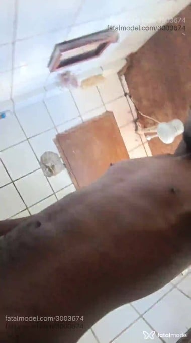 Acompanhante homem com cabelo grisalho de olhos pretos em Contagem - Negãogostoso