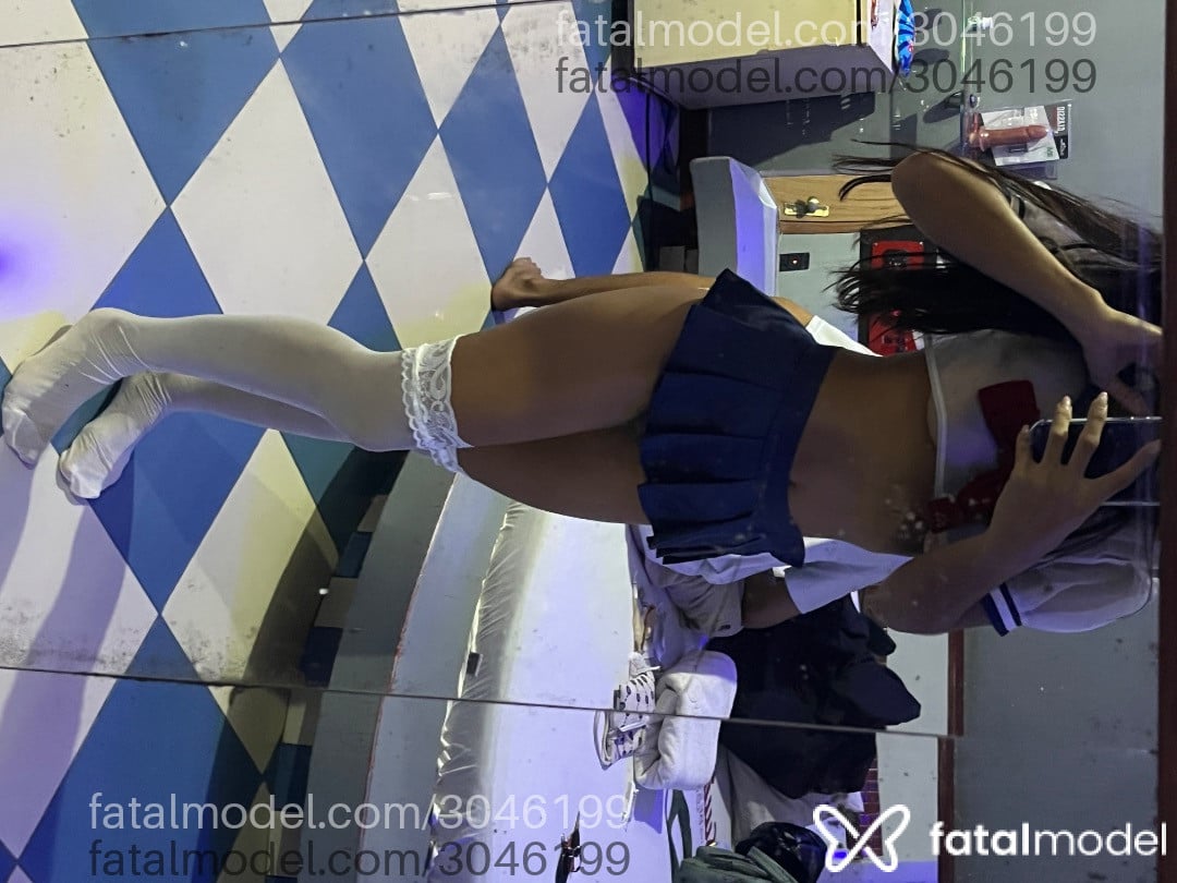 Acompanhante mulher com cabelo castanho de olhos castanhos - Harume Acompanhante mulher com cabelo castanho de olhos castanhos - Harume