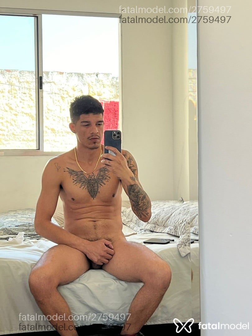 Acompanhante homem com cabelo castanho de olhos castanhos em São Paulo Acompanhante homem com cabelo castanho de olhos castanhos em São Paulo - Alessandro Passos