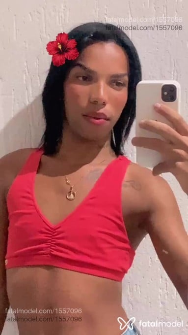 Acompanhante mulher trans com cabelo castanho de olhos pretos em Araruama Acompanhante mulher trans com cabelo castanho de olhos pretos em Araruama - Julia