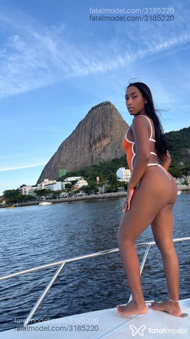 Acompanhante mulher morena (o) de olhos castanhos - Ayla Brandão Acompanhante mulher morena (o) de olhos castanhos - Ayla Brandão