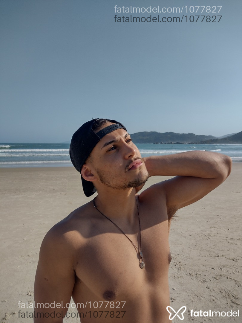 Acompanhante homem morena (o) de olhos castanhos em Florianópolis - HEITOR MARRENTO