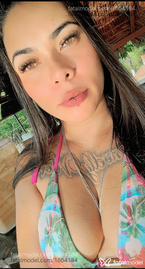 Acompanhante mulher com cabelo castanho de olhos mel em São Paulo - Kaka Boechat