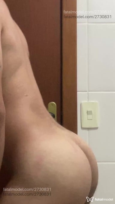 Acompanhante homem com cabelo castanho de olhos castanhos em Catalão Acompanhante homem com cabelo castanho de olhos castanhos em Catalão - David Israel