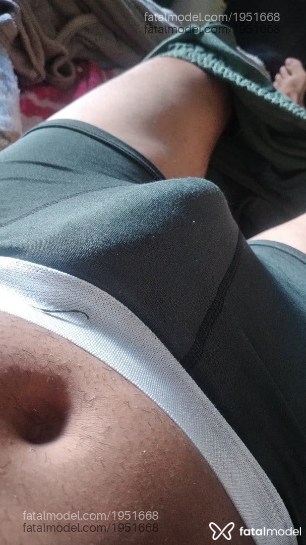 Acompanhante homem morena (o) de olhos castanhos em Florianópolis - Colosso