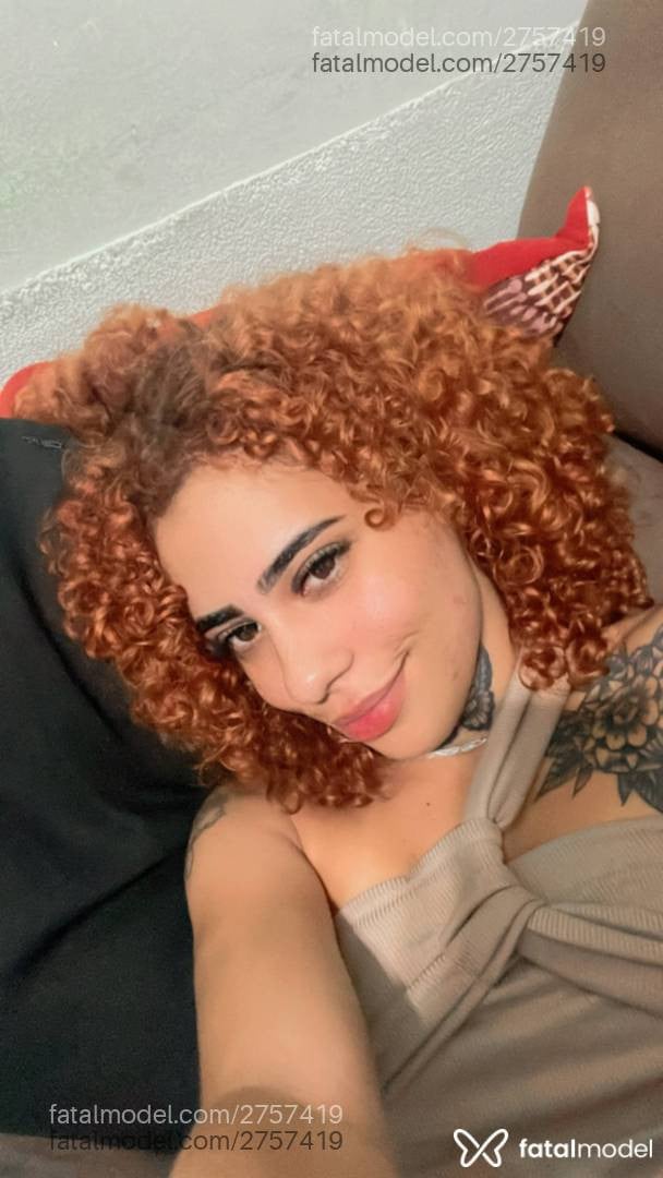 Acompanhante mulher com cabelo castanho de olhos mel em Catalão - Larissa