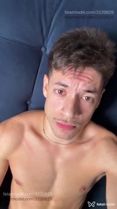 Acompanhante homem com cabelo castanho de olhos castanhos em Virtual - Nyyxx