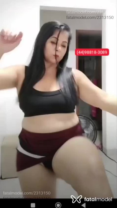 Acompanhante mulher com cabelo castanho de olhos castanhos em Maringá - Erika Salvete