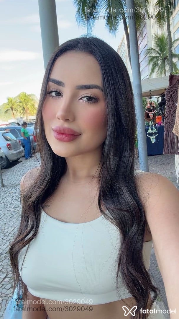 Acompanhante mulher com cabelo castanho de olhos castanhos em São Paulo - Sophia Laurent