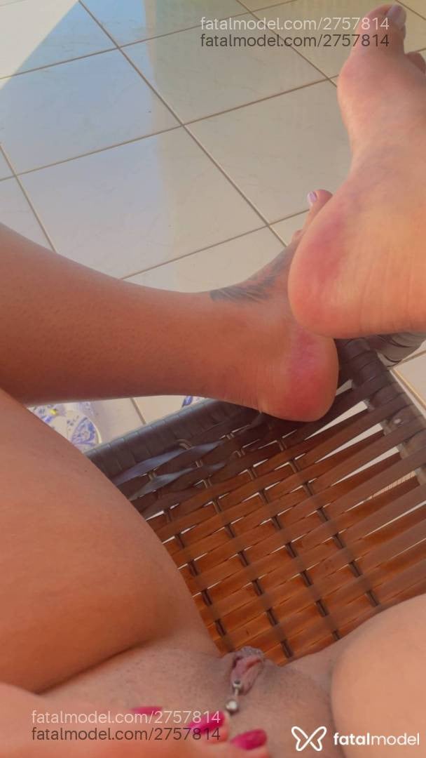 Acompanhante mulher morena (o) de olhos castanhos - Maju Oliveira Acompanhante mulher morena (o) de olhos castanhos - Maju Oliveira