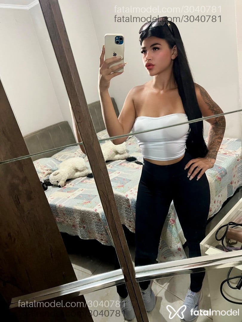 Acompanhante mulher morena (o) de olhos castanhos em Itapema - Julia Faria