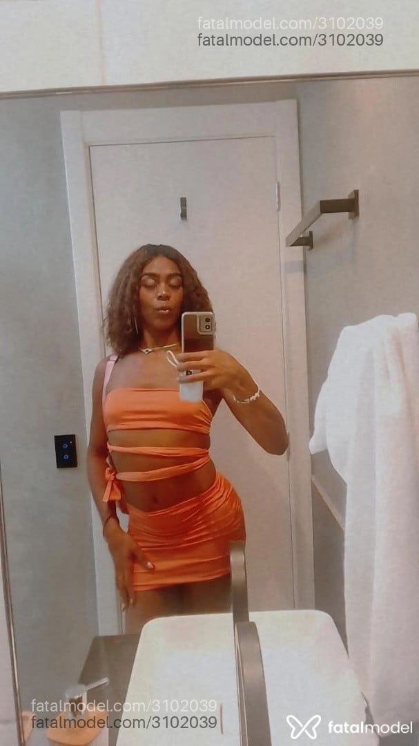 Acompanhante mulher trans morena (o) de olhos castanhos em Niterói - Mia