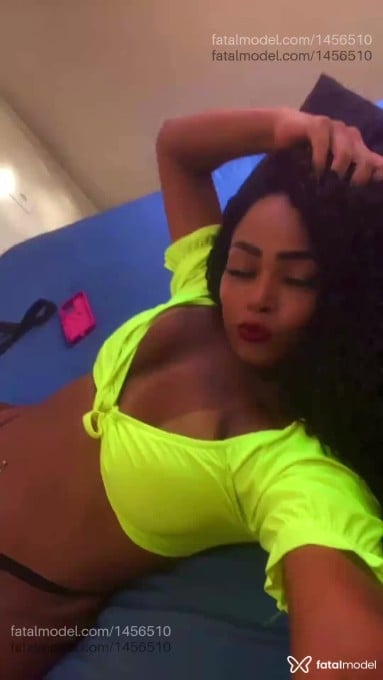 Acompanhante mulher morena (o) de olhos castanhos em Guaíra - Melanye