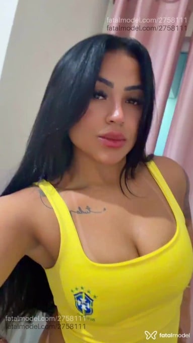Acompanhante mulher morena (o) de olhos castanhos - Sarah Coutinho Acompanhante mulher morena (o) de olhos castanhos - Sarah Coutinho