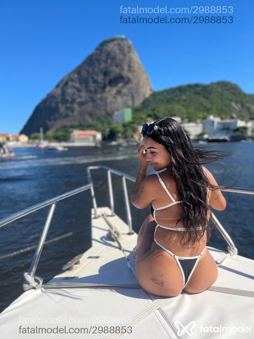 Acompanhante mulher morena (o) de olhos castanhos em Rio de Janeiro Acompanhante mulher morena (o) de olhos castanhos em Rio de Janeiro - Letícia