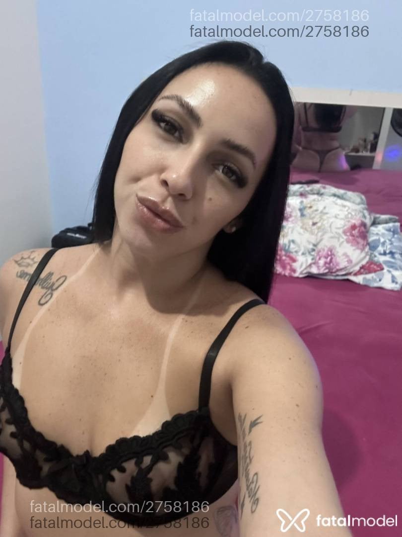 Acompanhante mulher morena (o) de olhos castanhos - Larii