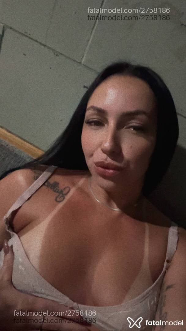 Acompanhante mulher morena (o) de olhos castanhos - Larii