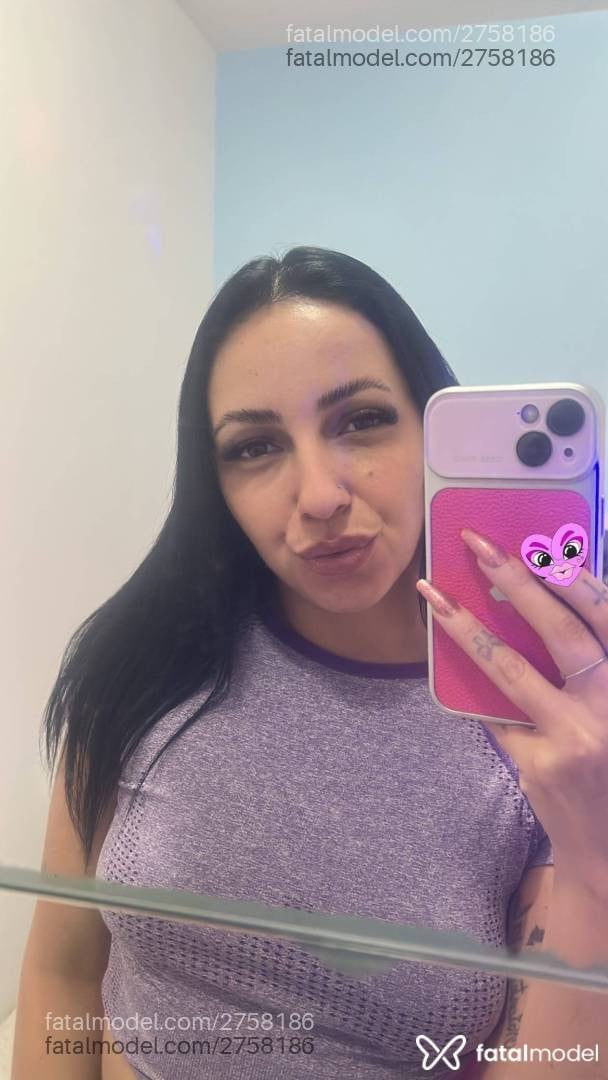 Acompanhante mulher morena (o) de olhos castanhos - Larii