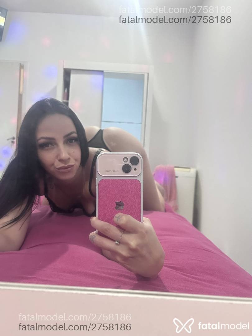 Acompanhante mulher morena (o) de olhos castanhos - Larii