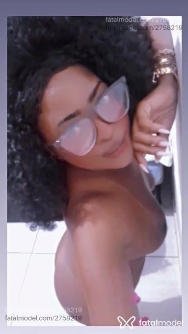 Acompanhante mulher morena (o) de olhos castanhos em Rio de Janeiro Acompanhante mulher morena (o) de olhos castanhos em Rio de Janeiro - Agatha