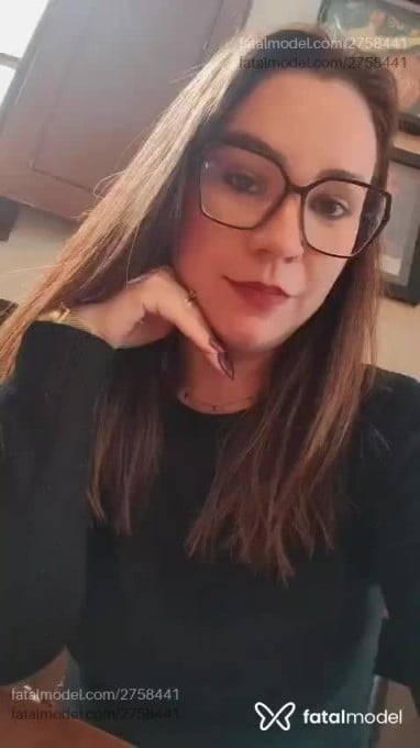Acompanhante mulher com cabelo castanho de olhos verdes em Porto Alegre - Fernanda Rossi