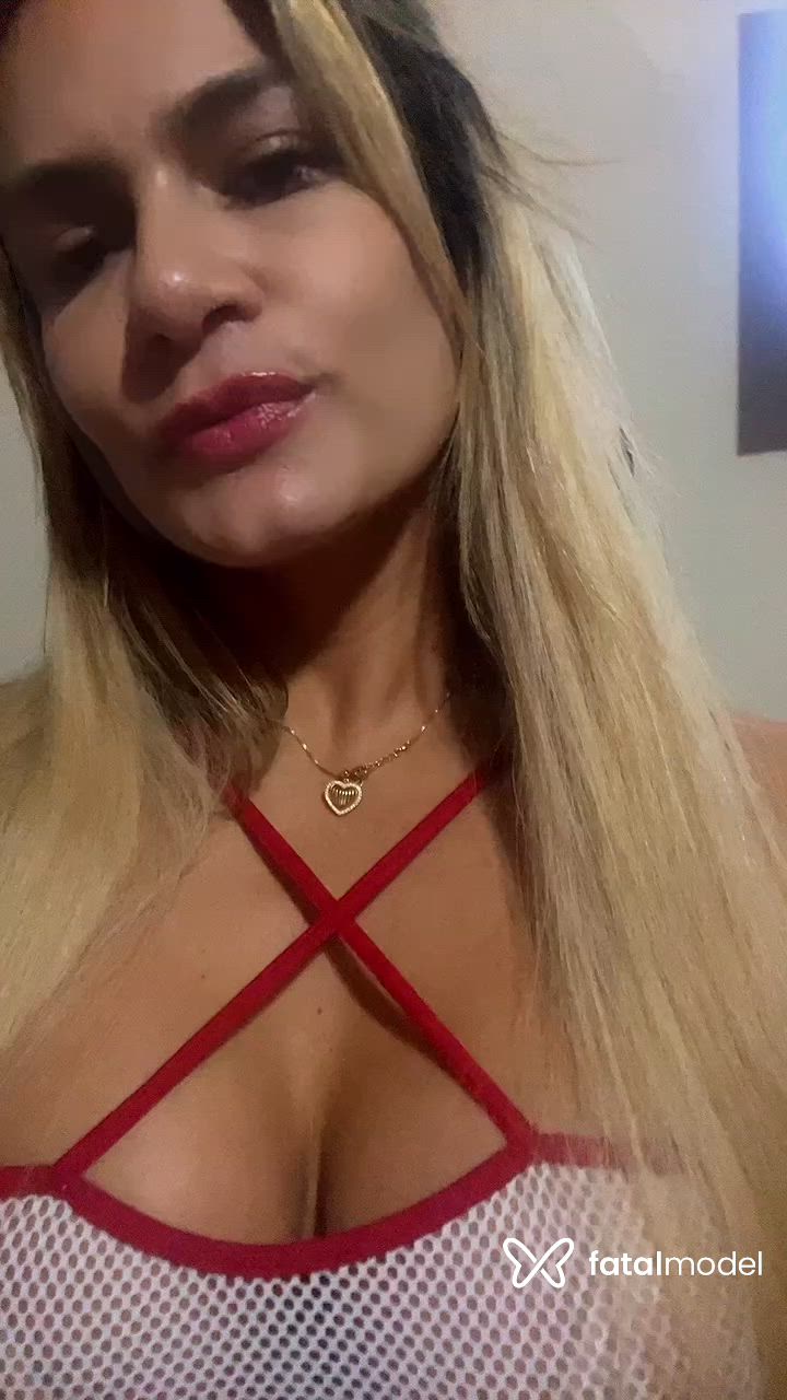 Acompanhante mulher loira (o) de olhos castanhos - Dani Venturini