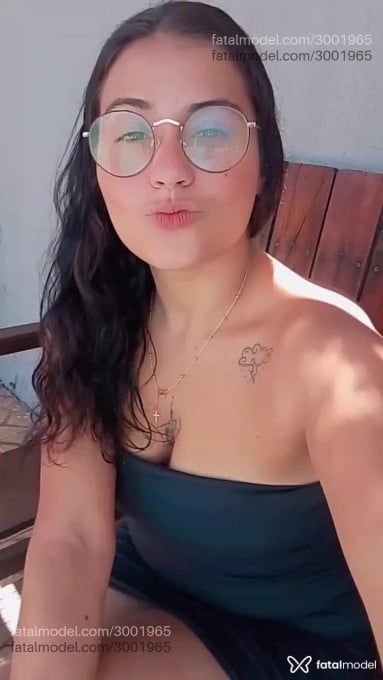 Acompanhante mulher com cabelo castanho de olhos mel em Campo Grande - Larissa