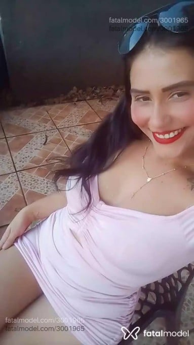 Acompanhante mulher com cabelo castanho de olhos mel em Campo Grande - Larissa