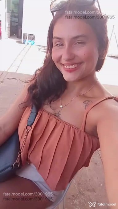 Acompanhante mulher com cabelo castanho de olhos mel em Campo Grande - Larissa