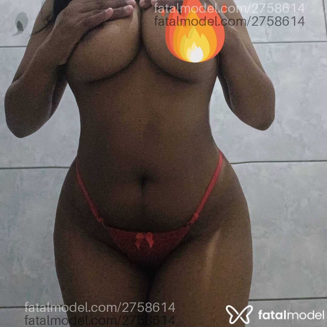 Acompanhante mulher morena (o) de olhos pretos - Mayah