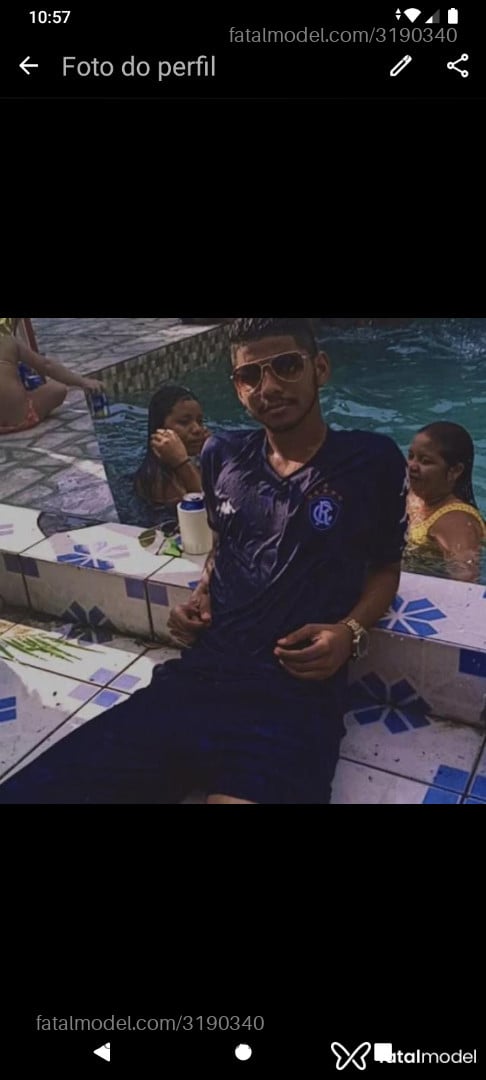 Acompanhante homem morena (o) de olhos pretos - Santos Acompanhante homem morena (o) de olhos pretos - Santos