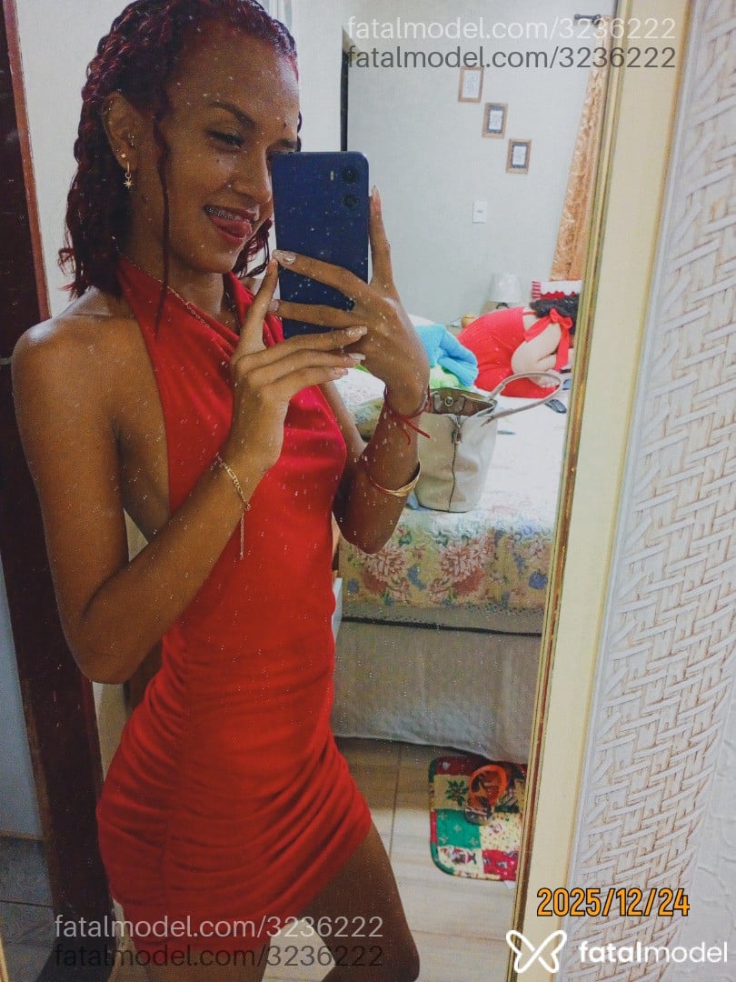 Acompanhante mulher morena (o) de olhos pretos - Milly Acompanhante mulher morena (o) de olhos pretos - Milly