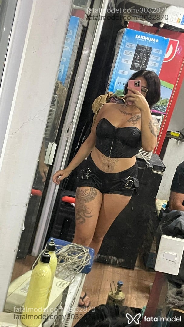 Acompanhante mulher morena (o) de olhos castanhos - Eduarda Acompanhante mulher morena (o) de olhos castanhos - Eduarda