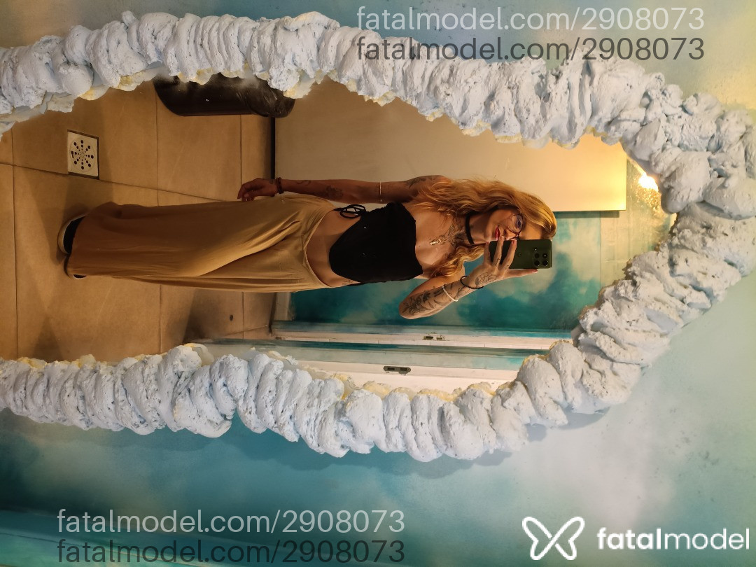 Acompanhante mulher loira (o) de olhos castanhos em Virtual - Rose Goddess