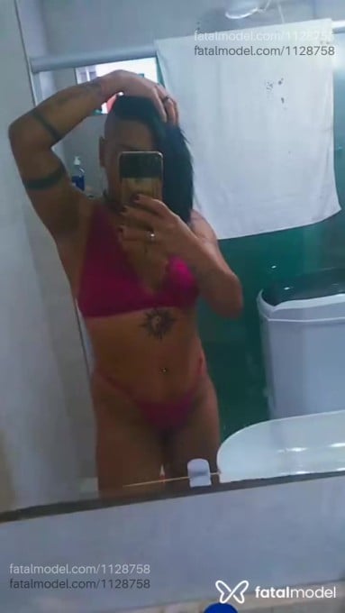 Acompanhante mulher morena (o) de olhos castanhos em Virtual - Naymelo