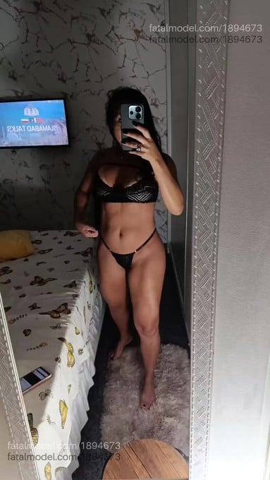 Acompanhante mulher morena (o) de olhos castanhos em Salvador - Raffinha Guerra