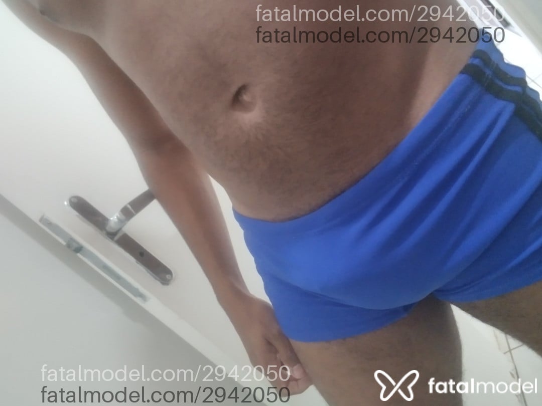 Acompanhante homem morena (o) de olhos castanhos - Vinícius