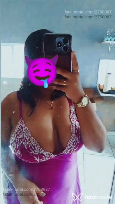 Acompanhante mulher morena (o) de olhos castanhos em Virtual - Juliete Dias