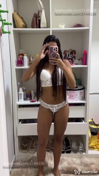 Acompanhante mulher morena (o) de olhos castanhos - Lia