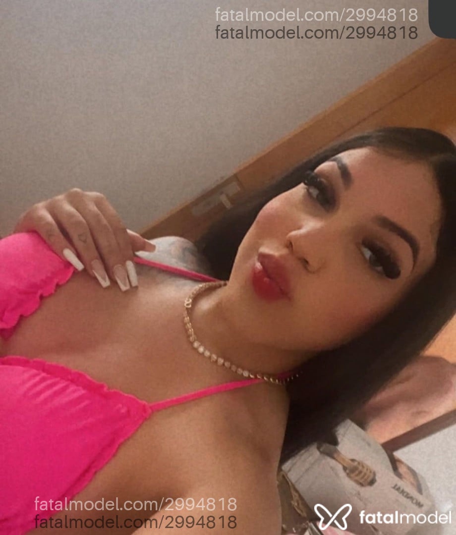 Acompanhante mulher morena (o) de olhos verdes - Victoria Silva
