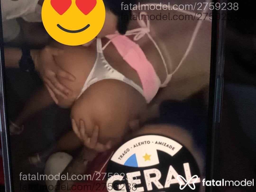 Acompanhante mulher com cabelo castanho de olhos castanhos - Fernanda