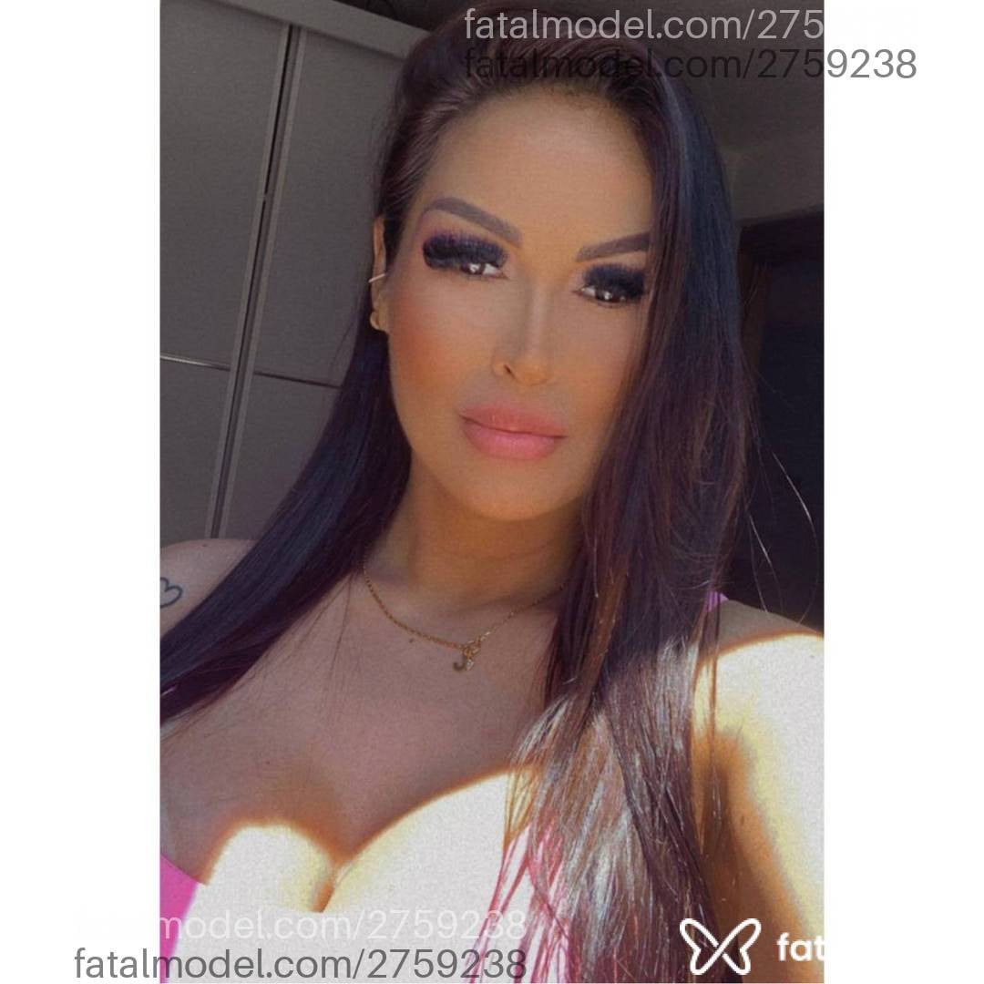 Acompanhante mulher com cabelo castanho de olhos castanhos - Fernanda