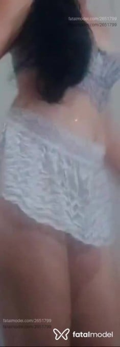 Acompanhante mulher com cabelo castanho de olhos castanhos - Eduarda Acompanhante mulher com cabelo castanho de olhos castanhos - Eduarda
