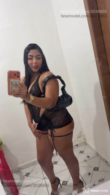Acompanhante mulher morena (o) de olhos castanhos - Jhully