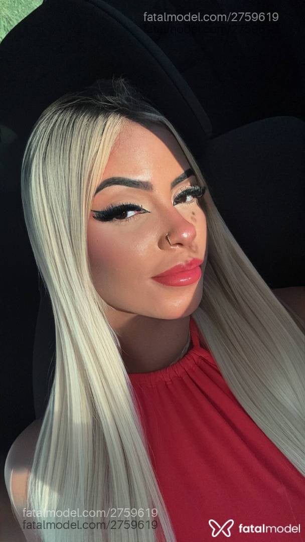 Acompanhante mulher loira (o) de olhos castanhos - Melissa Santos