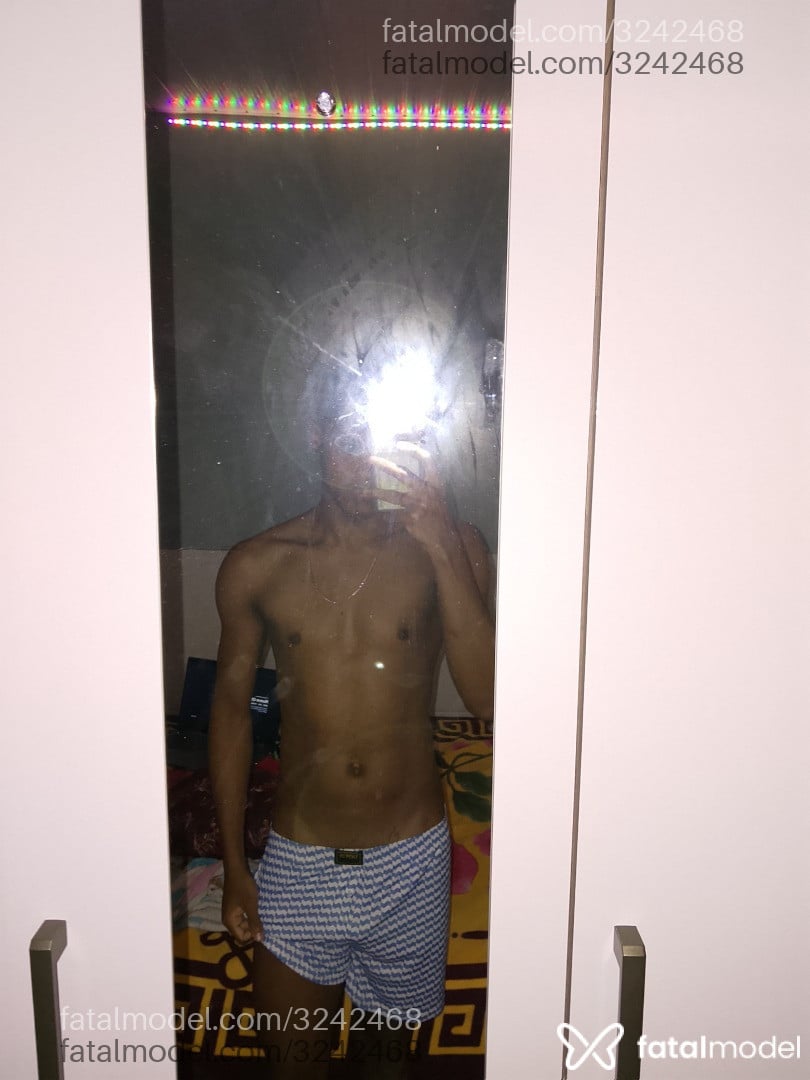Acompanhante homem morena (o) de olhos pretos em Florianópolis - Sidney